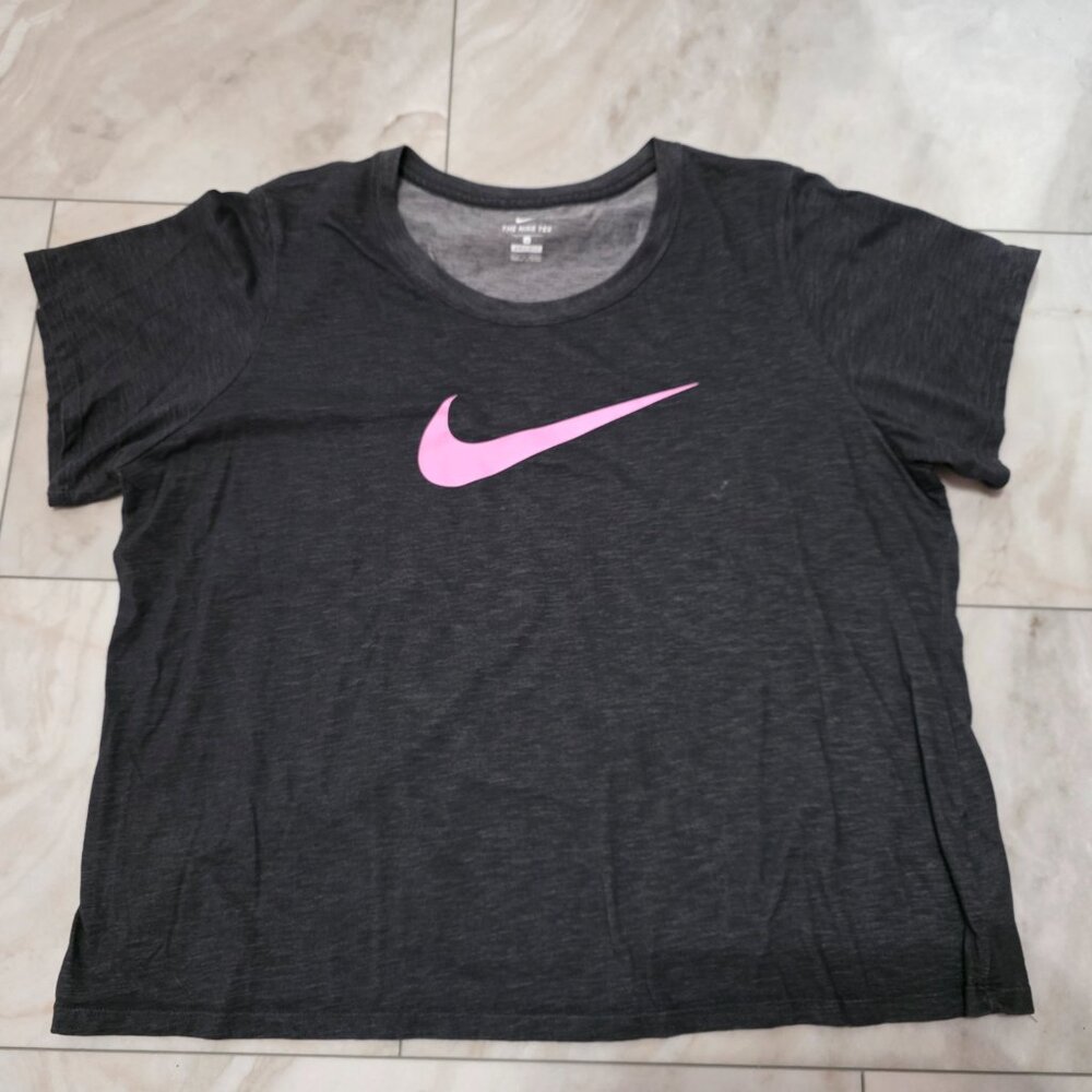Nike 3 Pack: Women's Plus Dri-Fit T-Shirt 2X - Picture 3 of 5